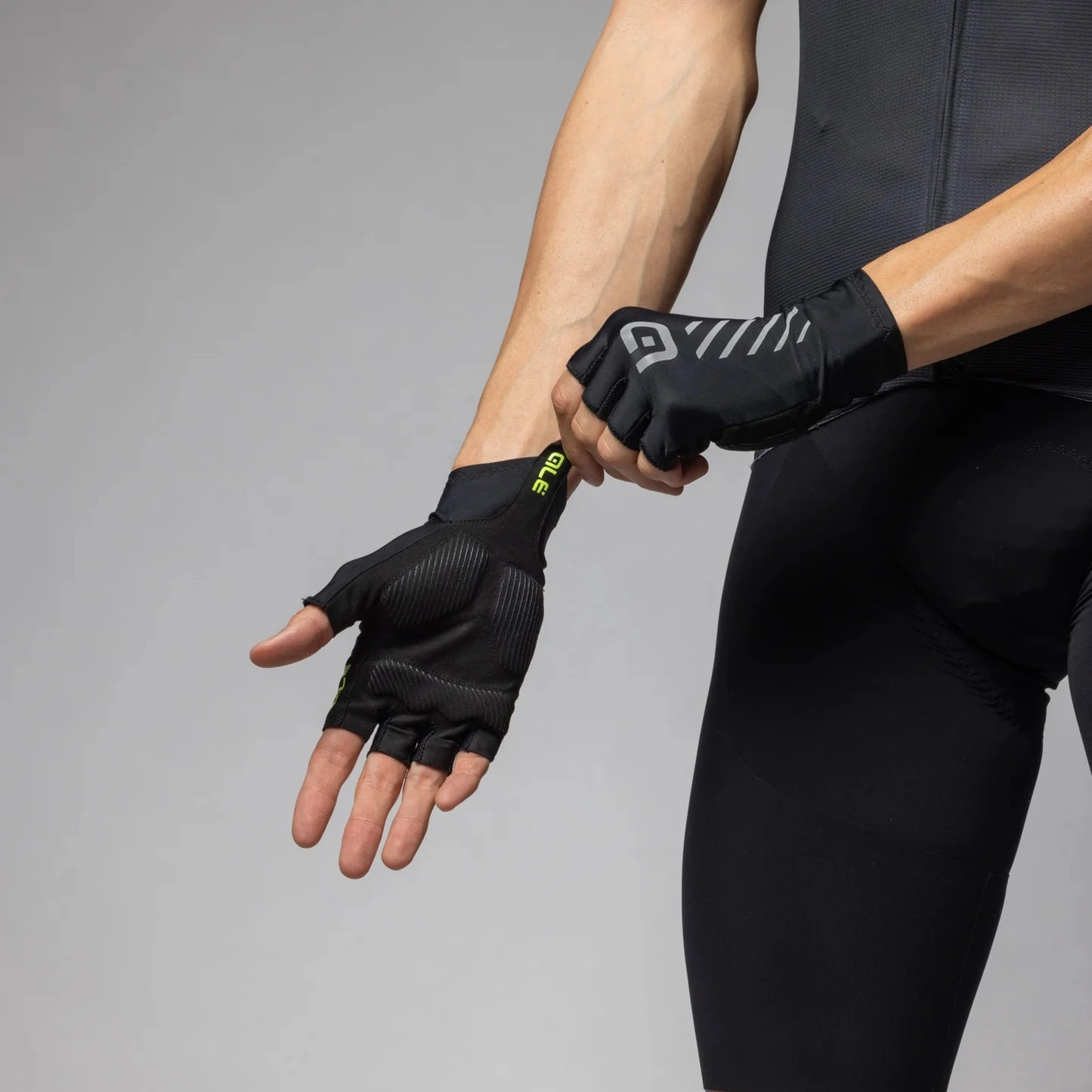 Ale Ciak gloves - Black