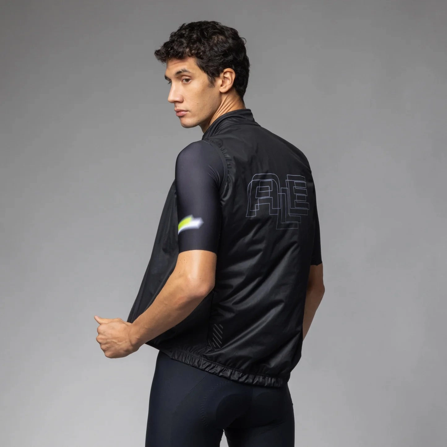 Ale PR-E Sauvage vest - Black
