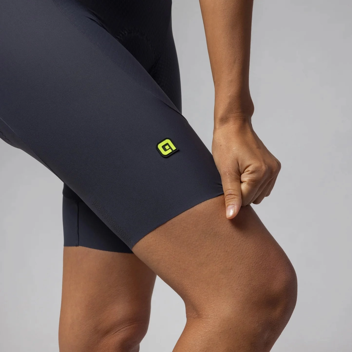 Ale R-EV1 Voltage women bibshort - Dark grey