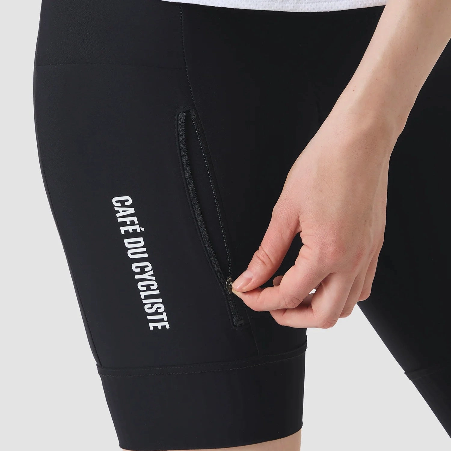 Cafe du Cycliste Elsa women short - Black