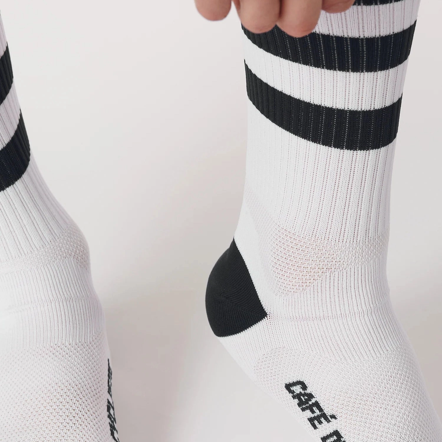 Cafe du Cycliste Skate socks - White