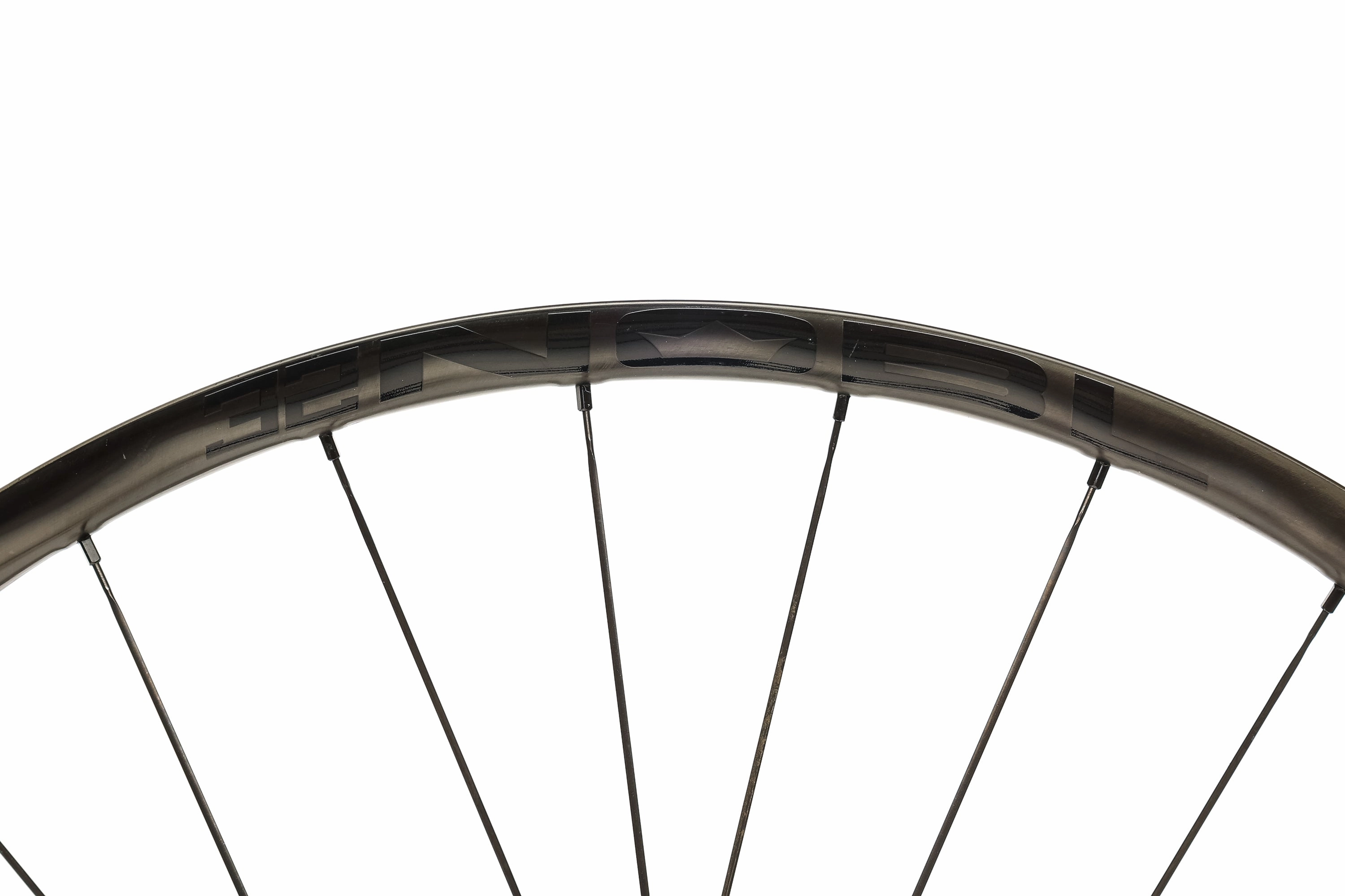 NOBL TR32 w/ Onyx Vesper Hubs Carbon Tubeless 29" Wheelset