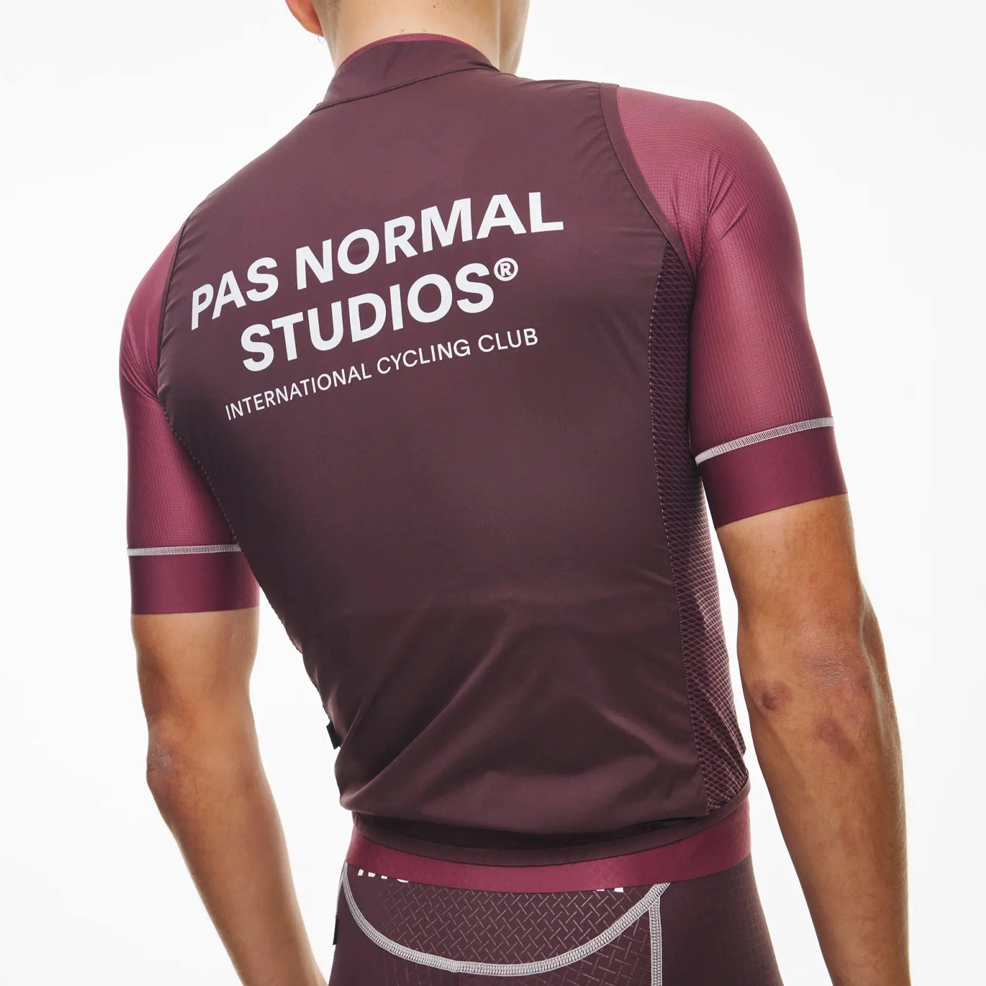 Pas Normal Studios Mechanism Stow Away Vest - Bordeaux