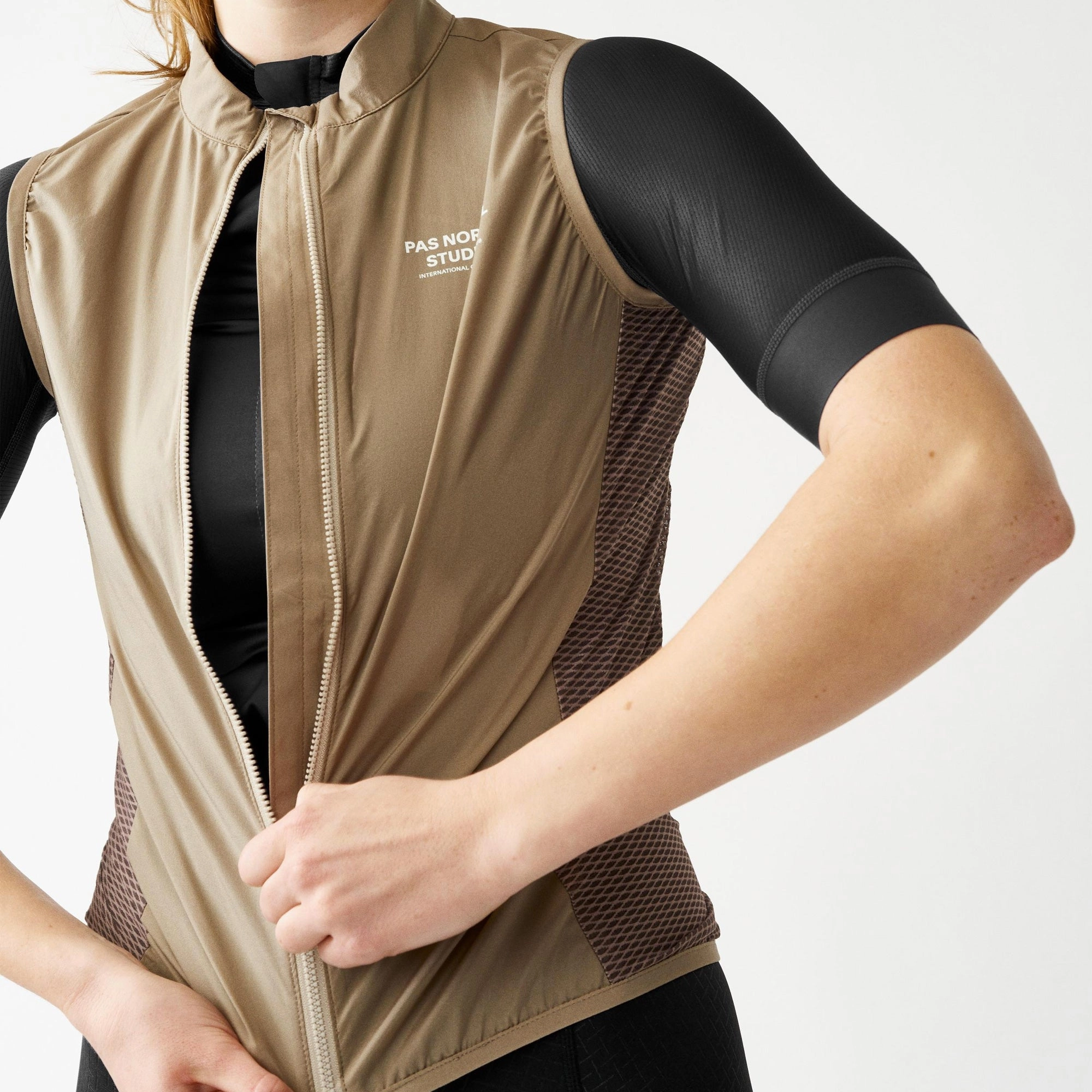 Pas Normal Studios Mechanism Stow Away women gilet - Beige