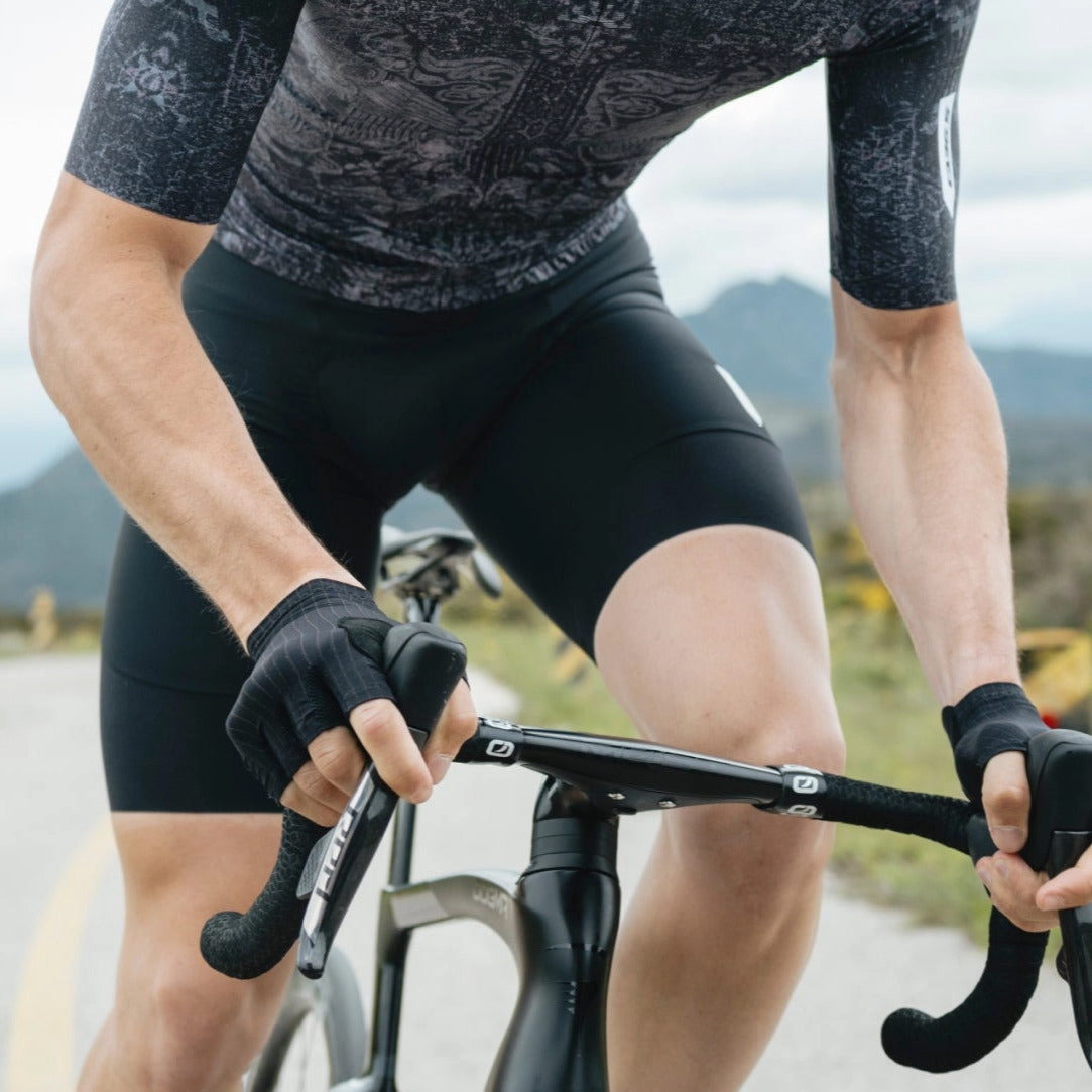 Q36.5 Gregarius Pro bib shorts - Black