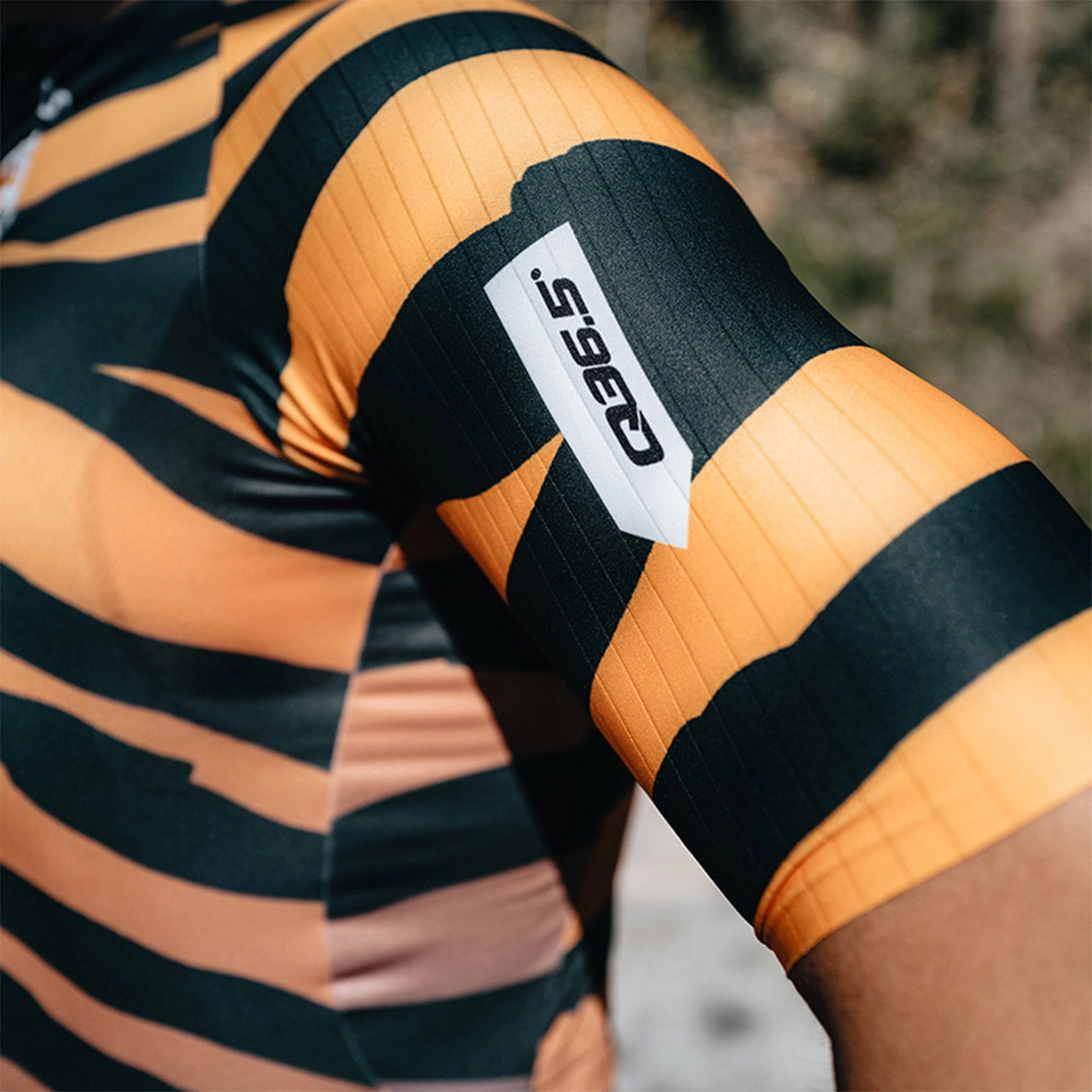 Q36.5 R2 Tiger jersey - Orange